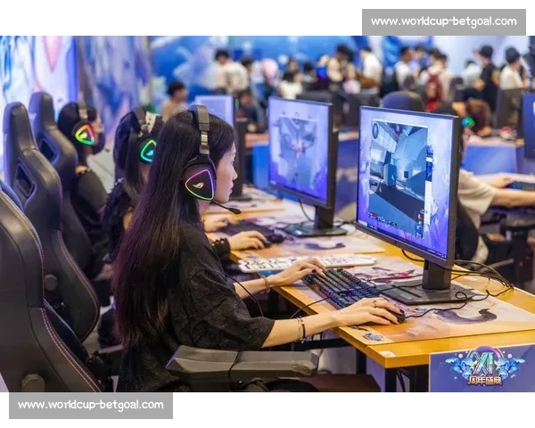 热血碰撞,全球顶尖选手同台,电竞激情点燃! 热血碰撞,全球顶尖选手同台,电竞激情点燃!